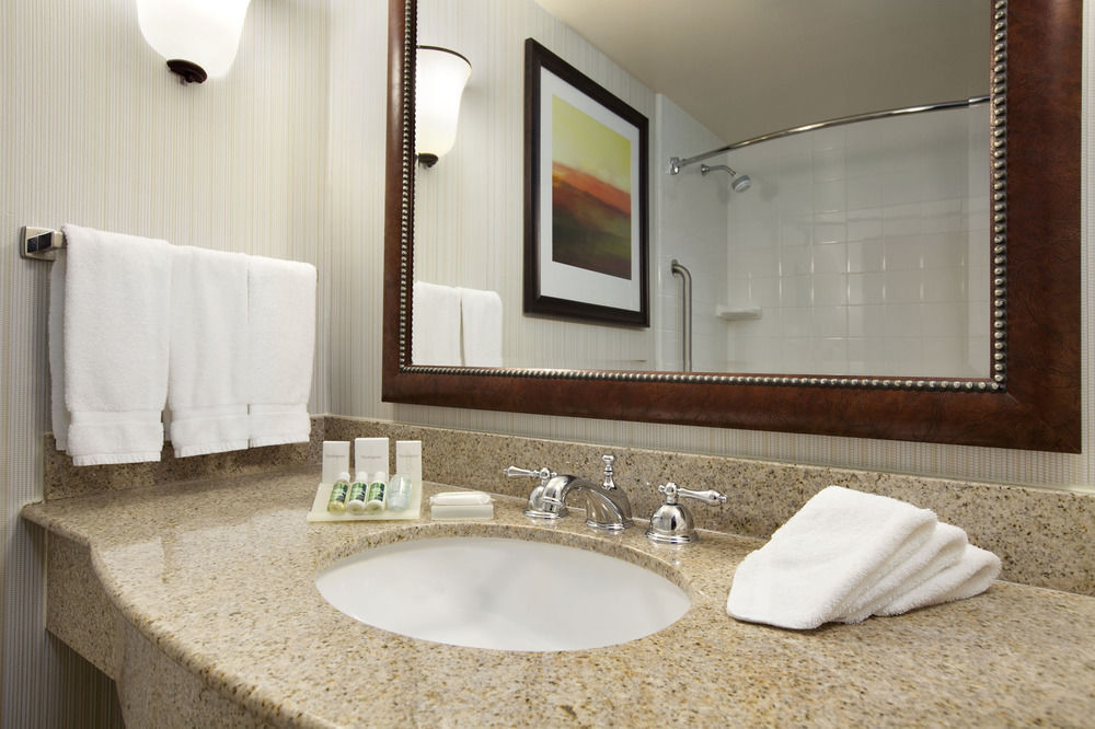 Hilton Garden Hotel 3*