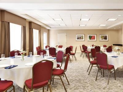Hilton Garden Hotel 3*